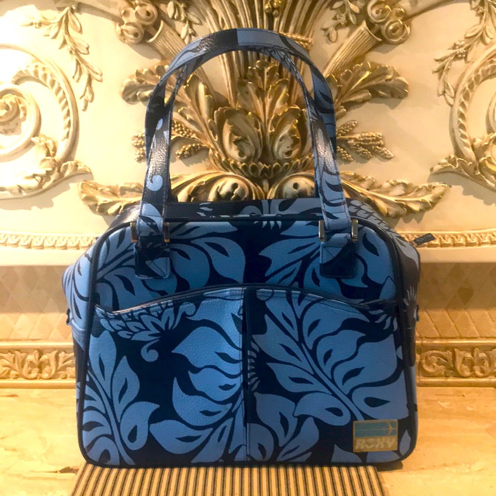 NWT Roxy Vintage Blue Floral Overnight Travel Bag